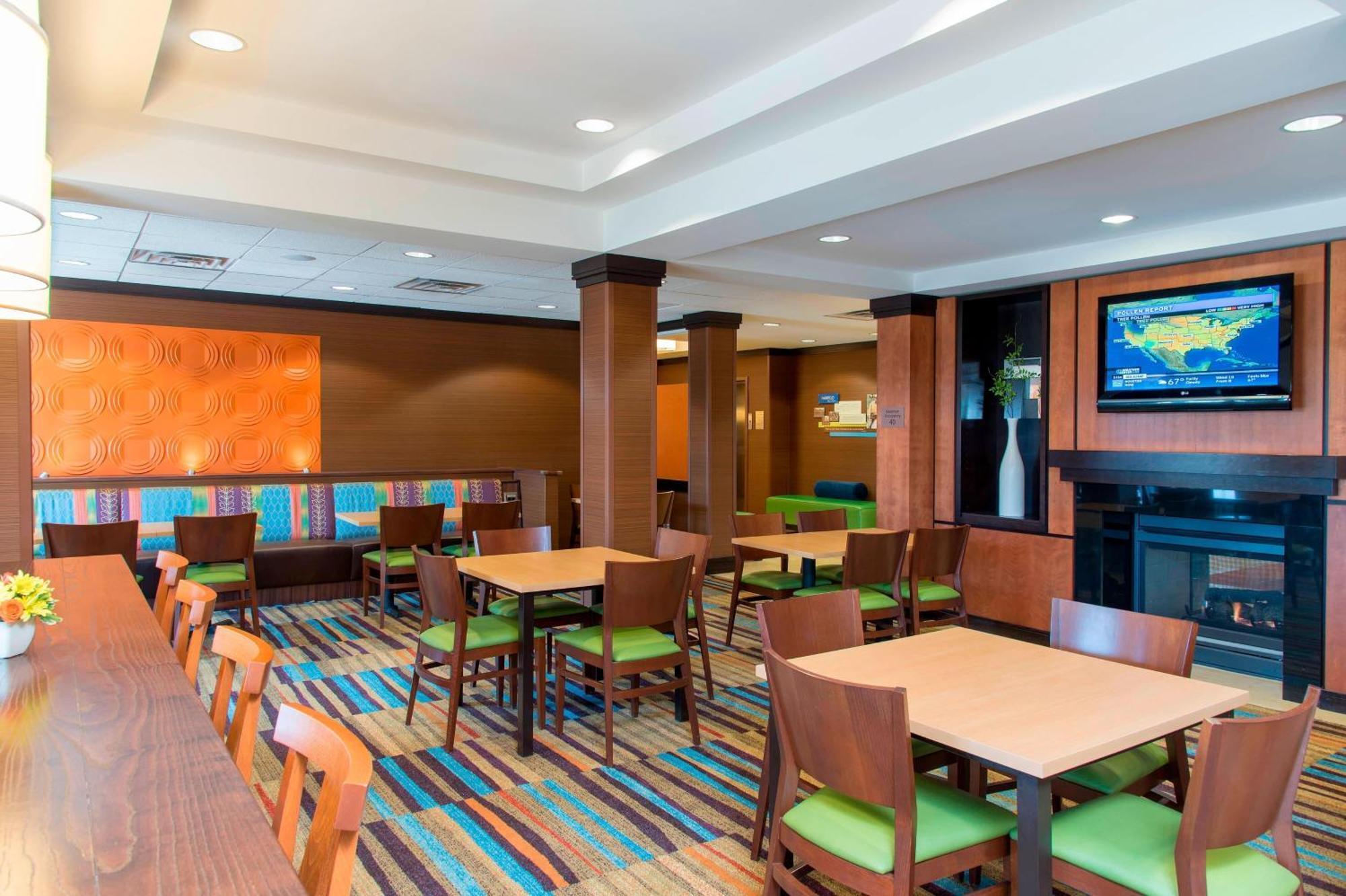 Fairfield Inn & Suites By Marriott Omaha Downtown Exterior photo